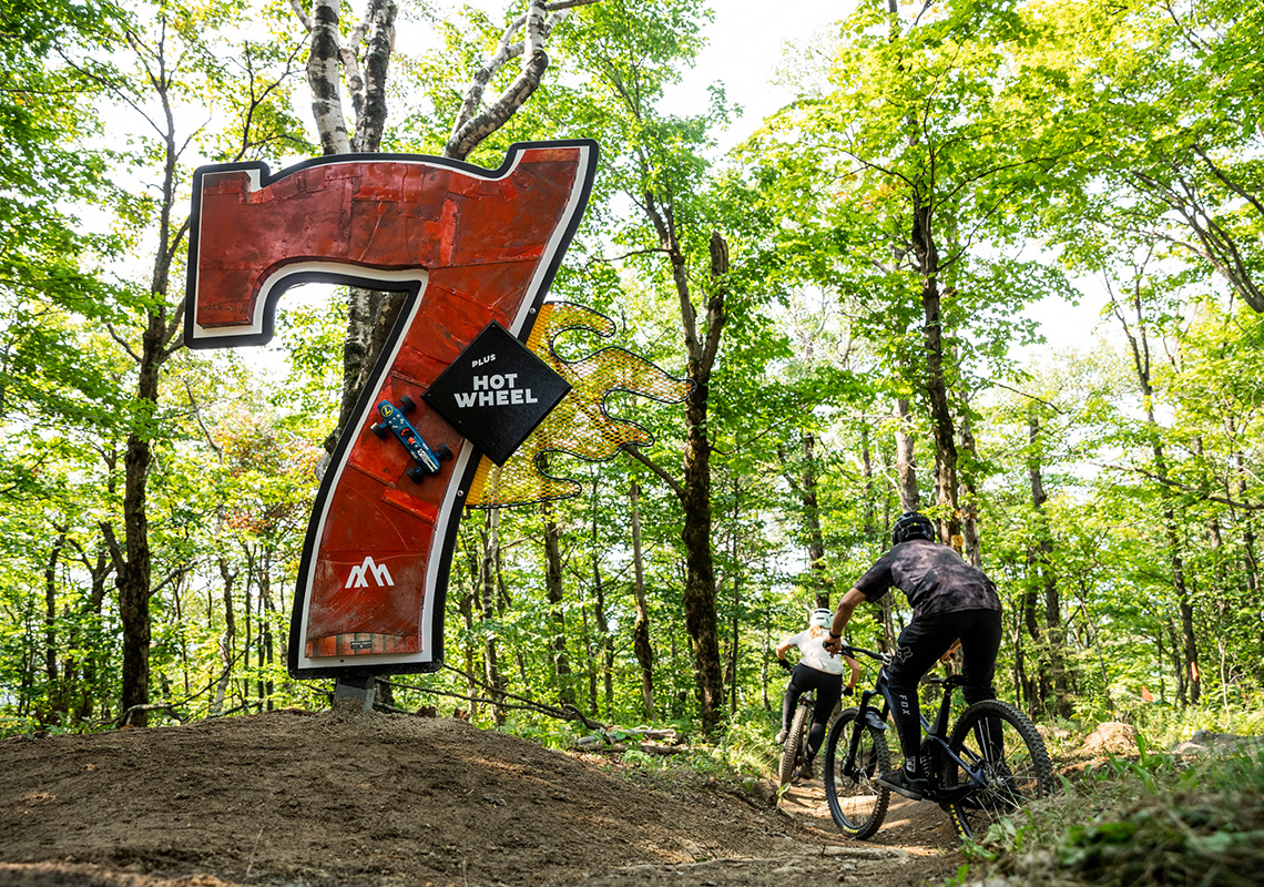 Galerie_revolutionslider-Experience_Bromont_Velo-1140x800