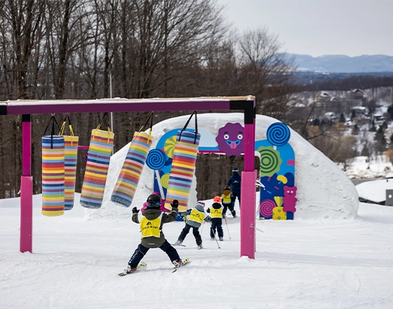 Ecole de ski cours groupe enfants