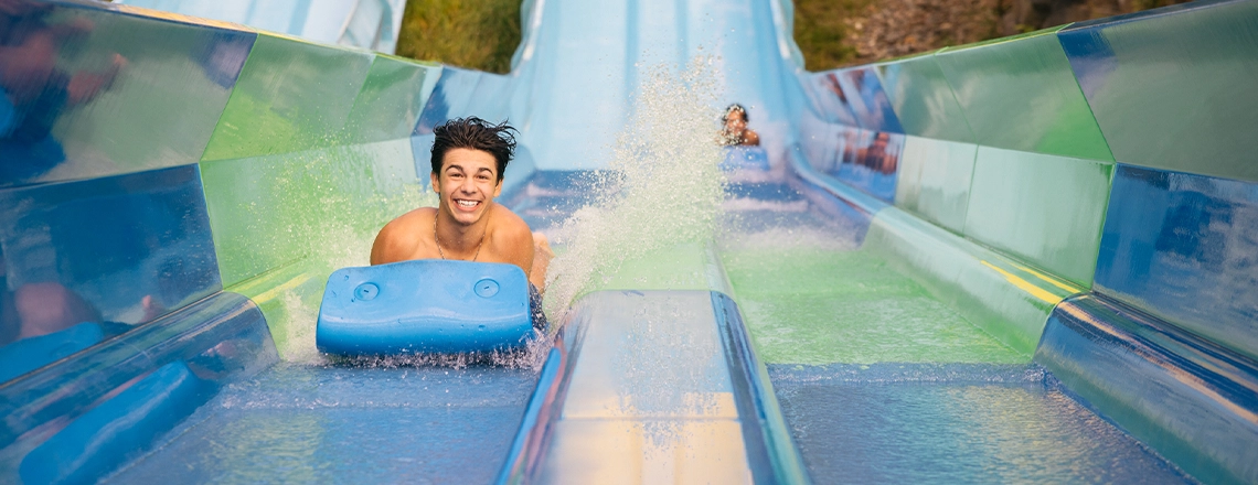 Parc_aquatique-1140x440 copie glissade d'eau