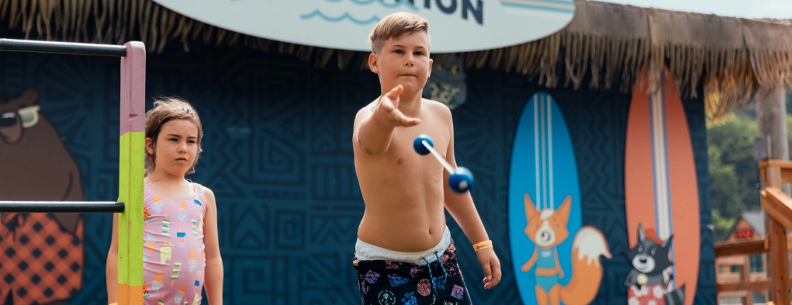 IMG-Animation-01-1440x440 Water Park Entertainment and Family Activities at Bromont